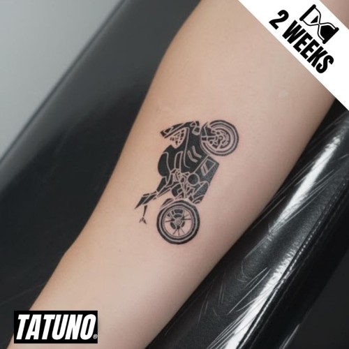 Tatuaż jagua półtrwały motocykl