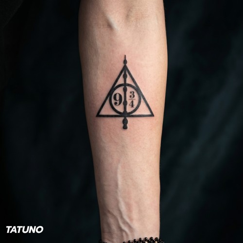Tatuaż półtrwały magiczny znak
