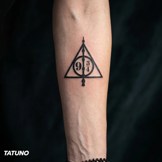 Tatuaż półtrwały magiczny znak