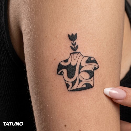 Tatuaż półtrwały głowa do góry