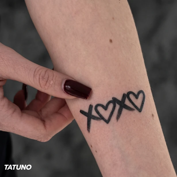 Tatuaż półtrwały xoxo
