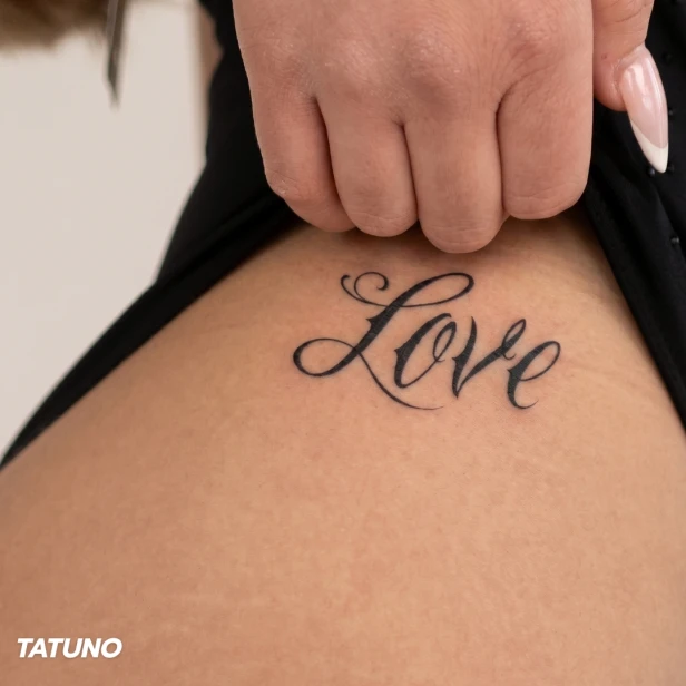 Tatuaż półtrwały love