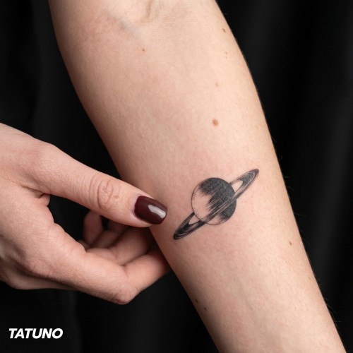 Tatuaż półtrwały Saturn