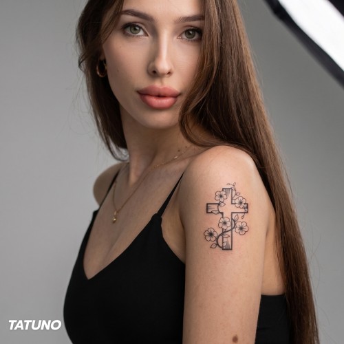 Tatuaż półtrwały kwitnący krzyż
