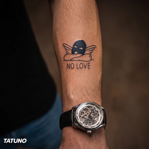 Tatuaż półtrwały no love