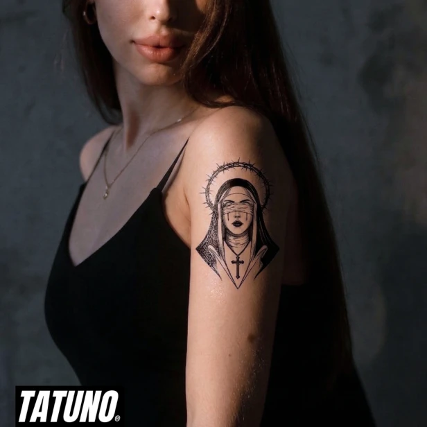 Tatuaż półtrwały ślepa wiara